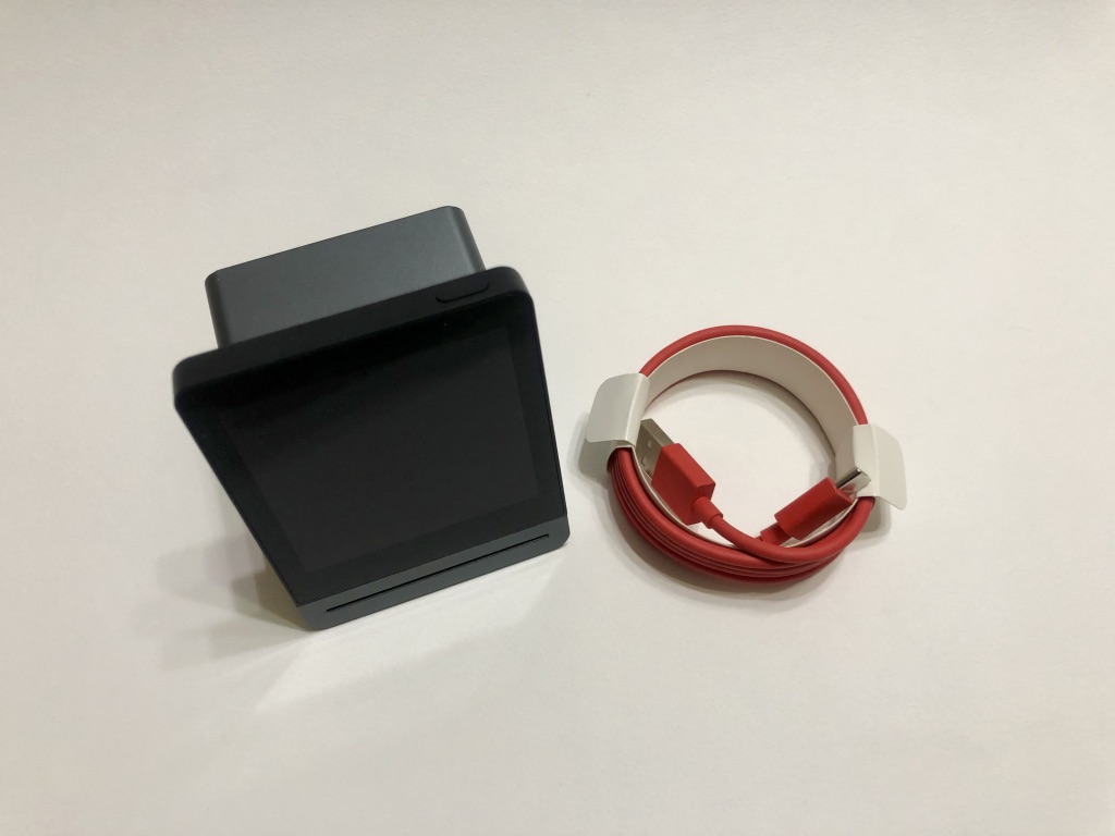 튀는 USB-C 전원 케이블